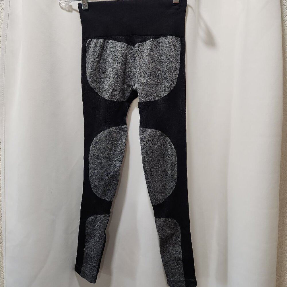 Grey and black color block althetic yoga legging tights